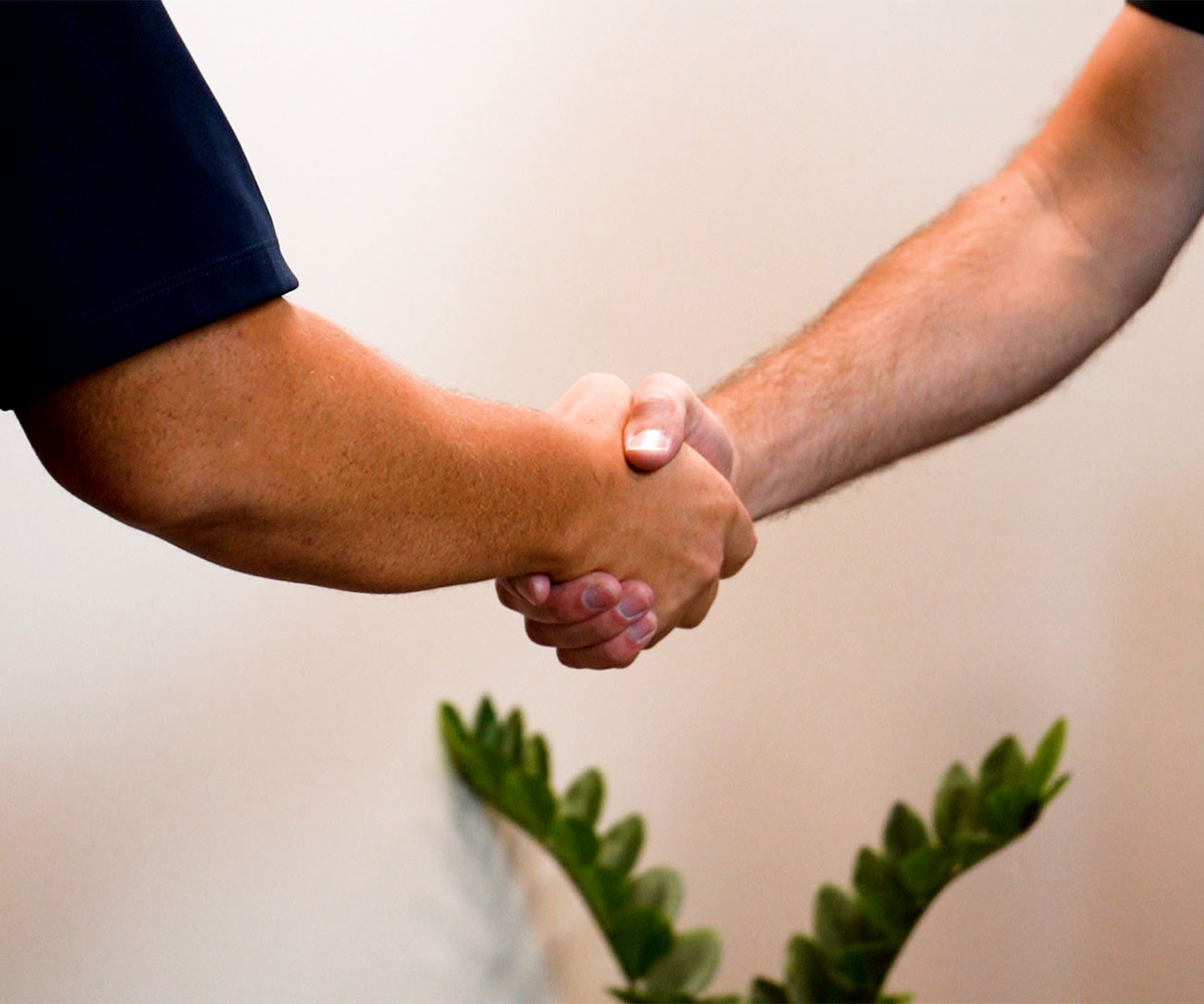 VIZTECH-Handshake-1200x1000 VIZTECH-Handshake-1200x1000